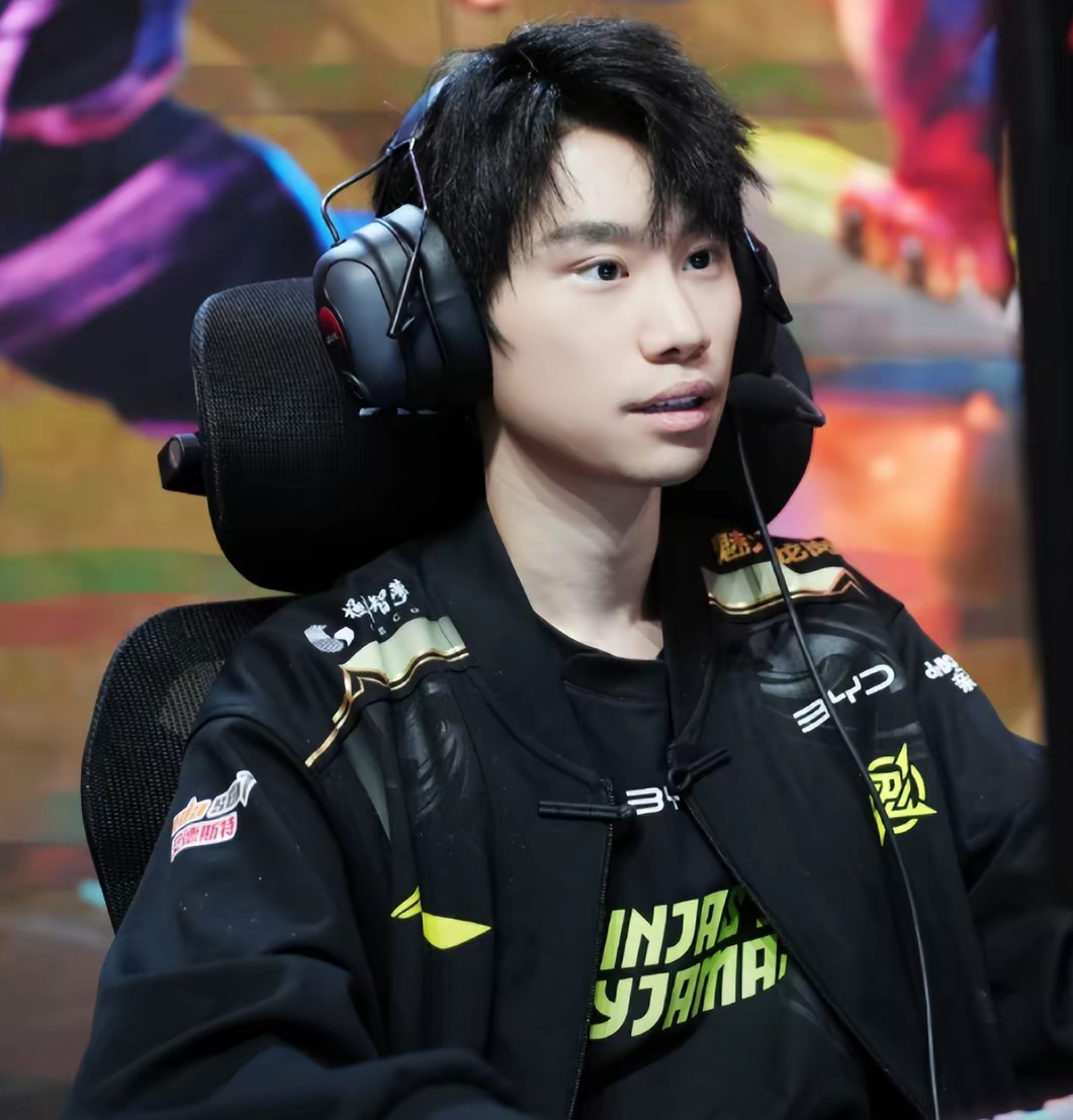 Rookie重返赛场，领先优势明显首场状态出色，瑞士队观众沸腾！