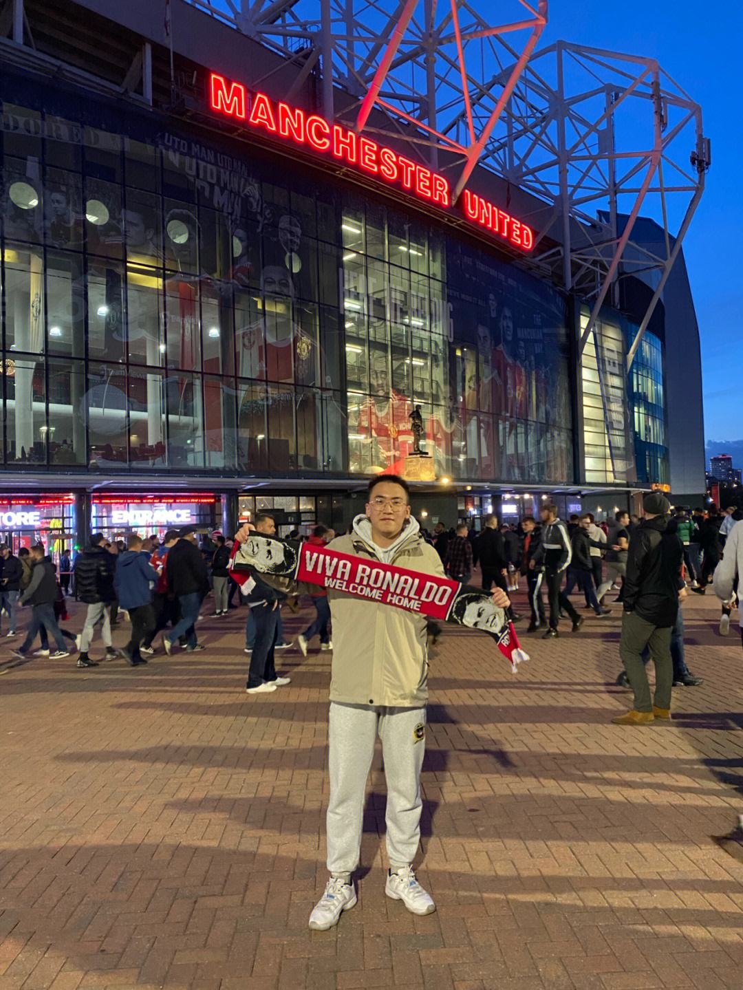 Ning迎来十二赛季出色发挥，曼联观众热烈欢呼！